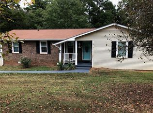 200 Creek Dr, Seneca, SC 29678