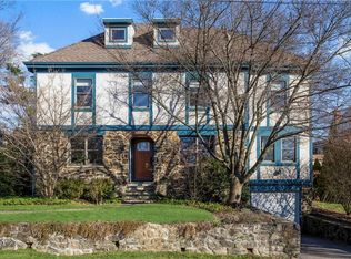 556 Wynnewood Rd, Pelham, NY 10803