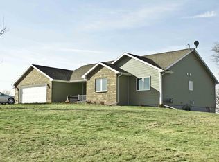 7077 Meadow Ln, Platteville, WI 53818
