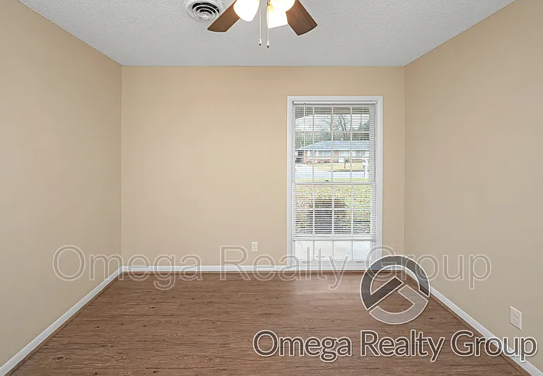 1265 Adell St — Photo 29