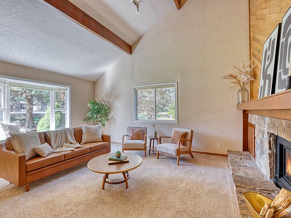 3rd image of 60596 Springtree Ct