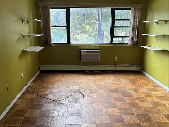 3rd image of 2261 Palmer Avenue #2A