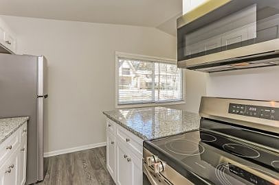 4th image of 100 Terrace Dr NE APT 3