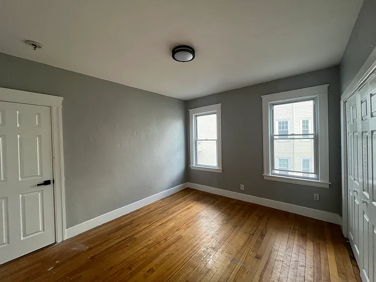 9 1/2 Bourne St #2 — Photo 10