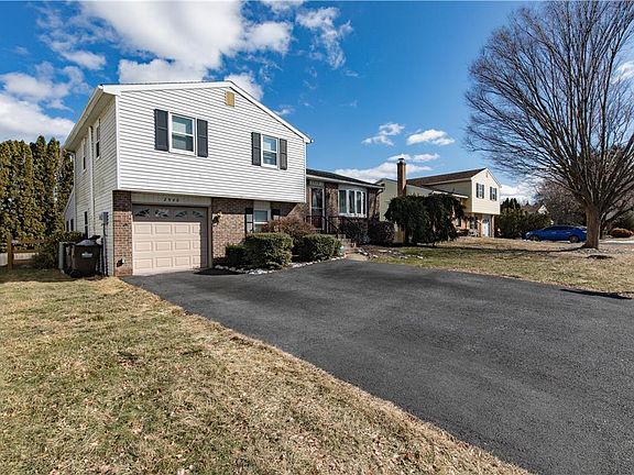 3rd image of 2940 Clifton Ave