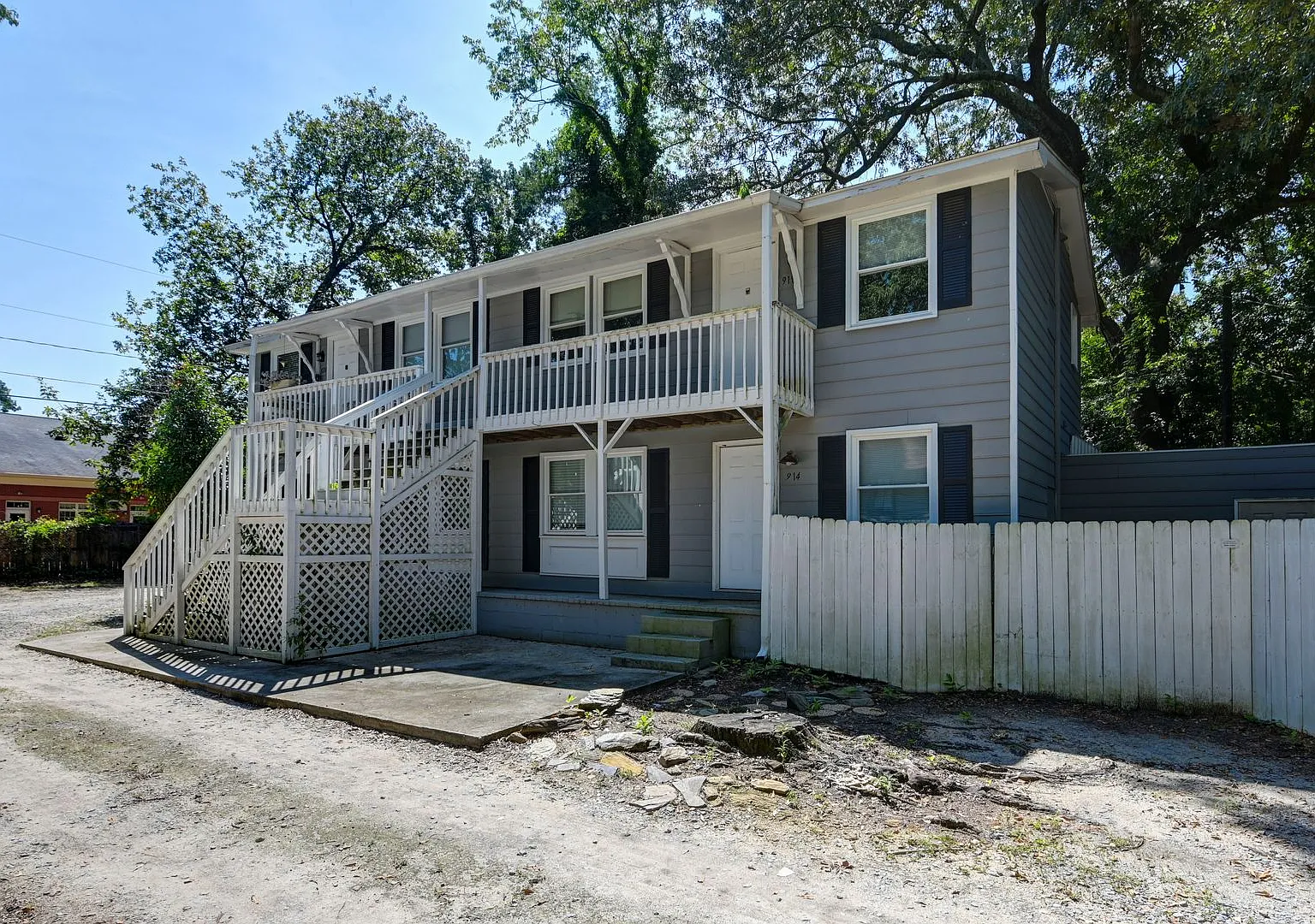 Just 8 Minutes from USC Charming 2 Bedroom Home with Covered Front Porch! — Photo 4