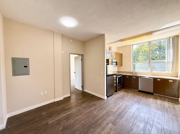 University Village, 25400 Carlos Bee Blvd #Cc, Hayward, CA 94542