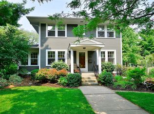 616 Richards St, Geneva, IL 60134