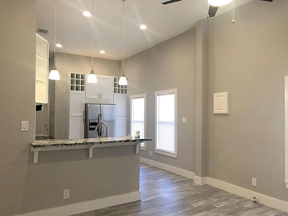 5th image of 603 Devine St #2