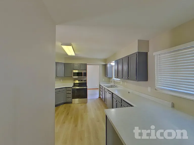 1040 Catherwood Dr — Photo 8