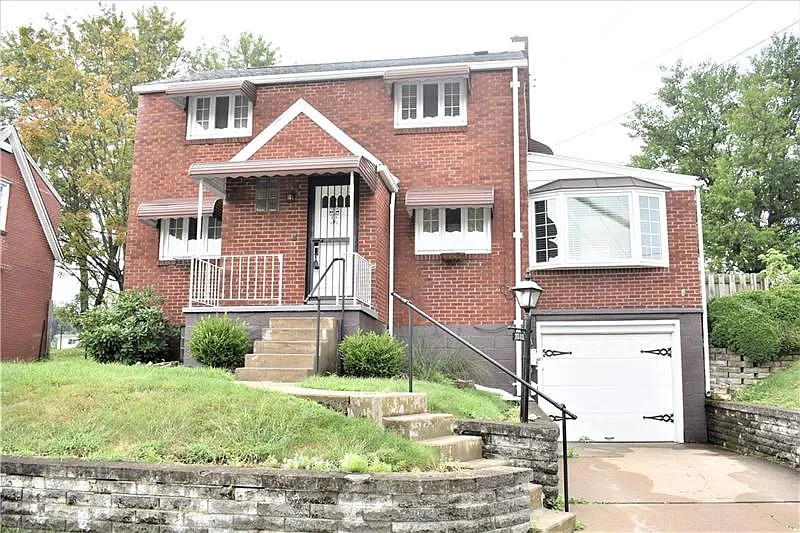 1010 Pleasant Ave photo 1