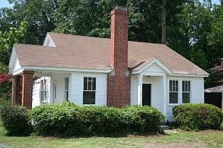 1st image of 625 Highland St
