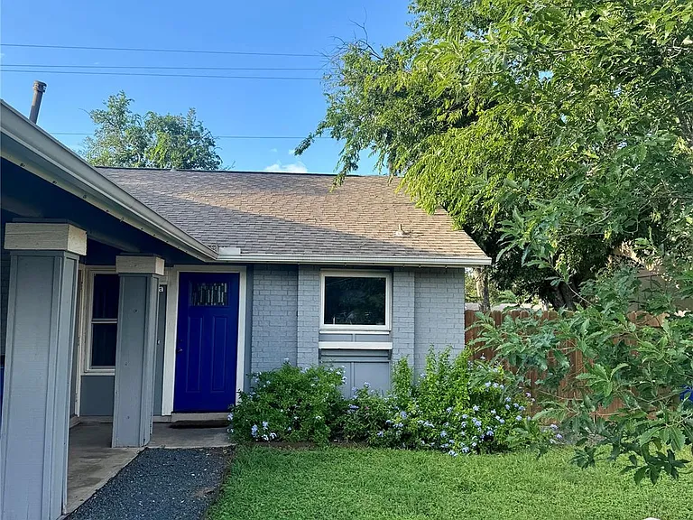 2406 Berkett Dr #A — Photo 2