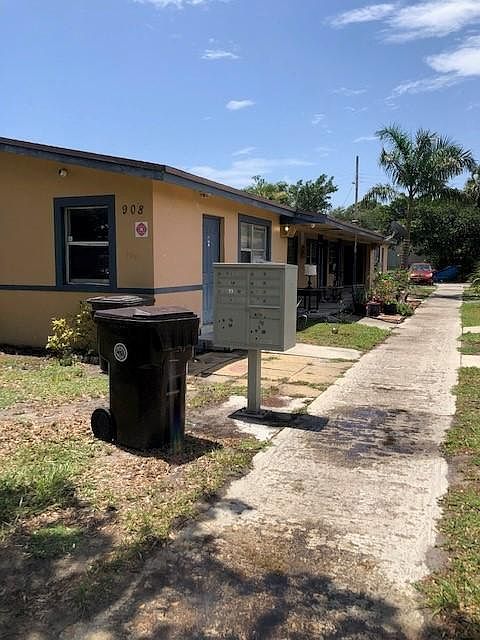 2nd image of 908 5th St APT A