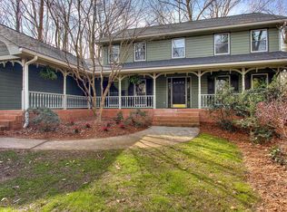 1750 Mountain Gln, Stone Mountain, GA 30087