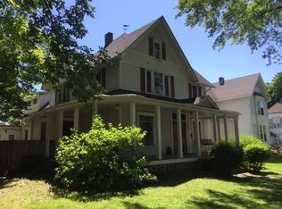 116 E Main St, Genoa, IL 60135