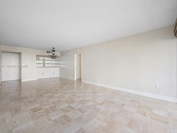 5th image of 20505 E Country Club Dr APT 1434