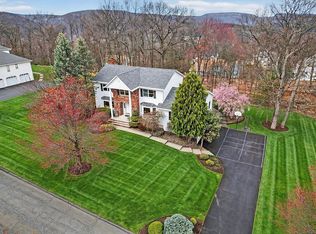 19 Phillips Dr, Stony Pt, NY 10980