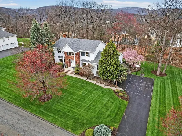 19 Phillips Dr, Stony Pt, NY 10980