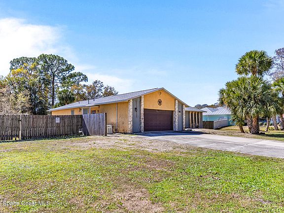 2nd image of 4651 N Friday Cir
