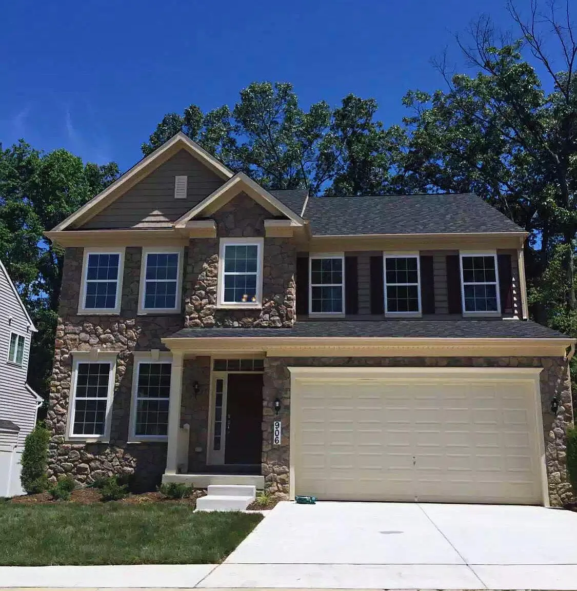 906 Saint Martins Loop — Photo 1