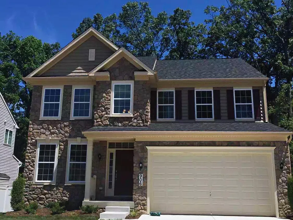 906 Saint Martins Loop