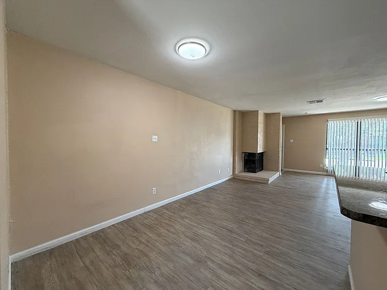 4226 Walnut Hills Dr #4 — Photo 6
