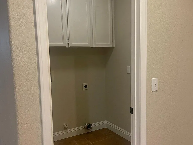 2182 Decatur Ave — Photo 13