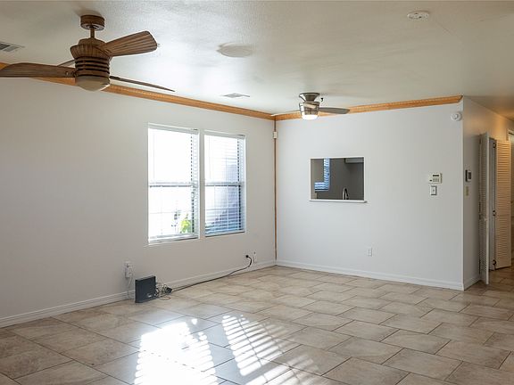 4th image of 1551 Clay St