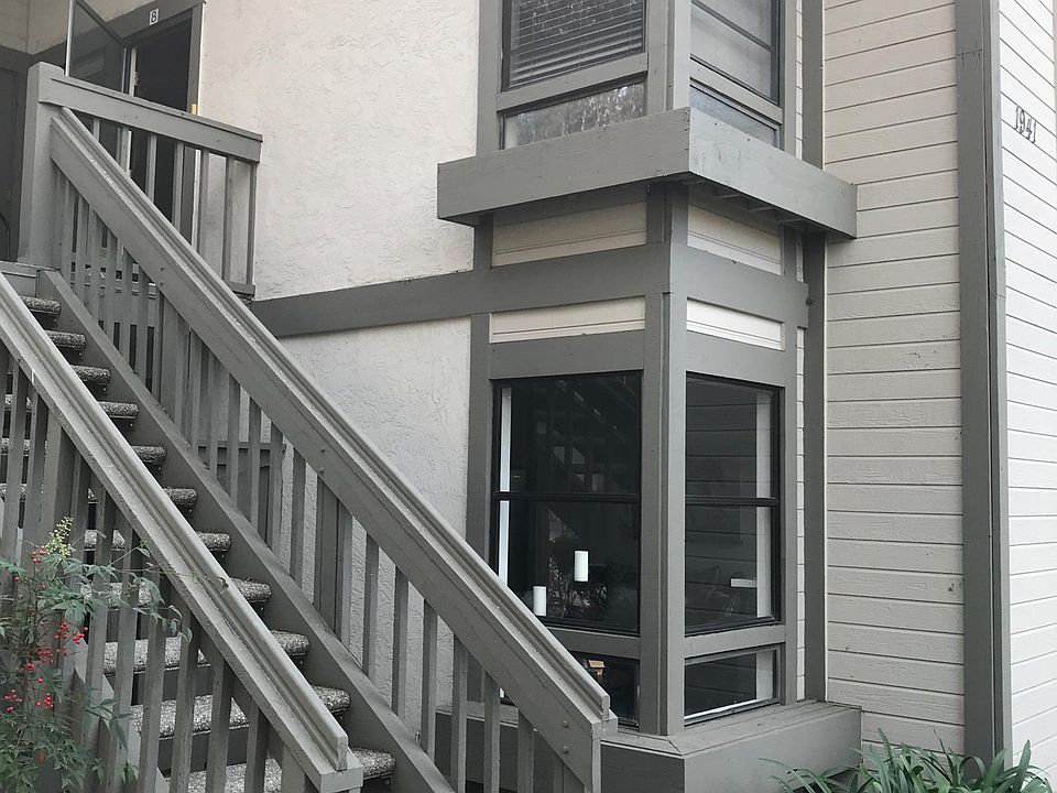 Private upper end unit with balcony