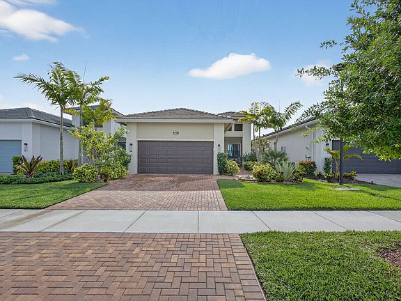 3rd image of 4805 Saint Armands Way
