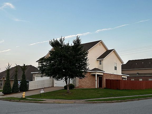 2nd image of 3207 SW Deerfield Blvd