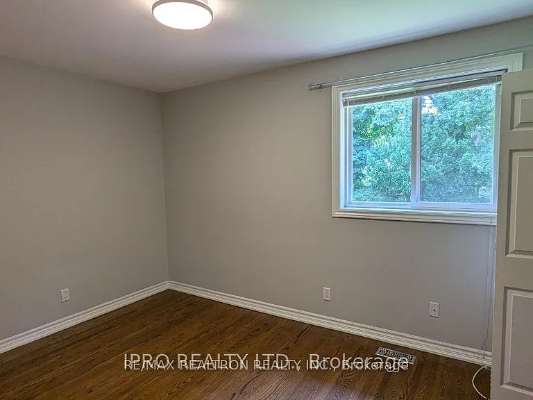 16 Cresthaven Dr — Photo 18