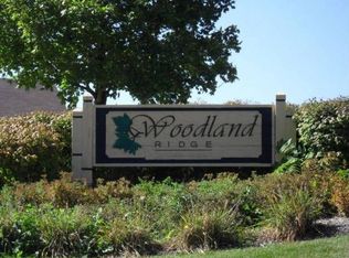 794 Woodland Dr, Antioch, IL