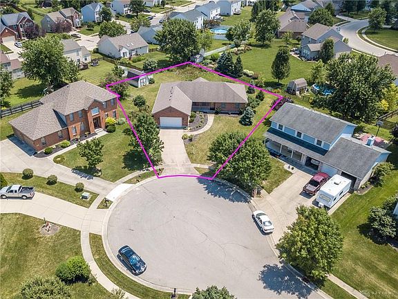 4th image of 380 Melanie Dr