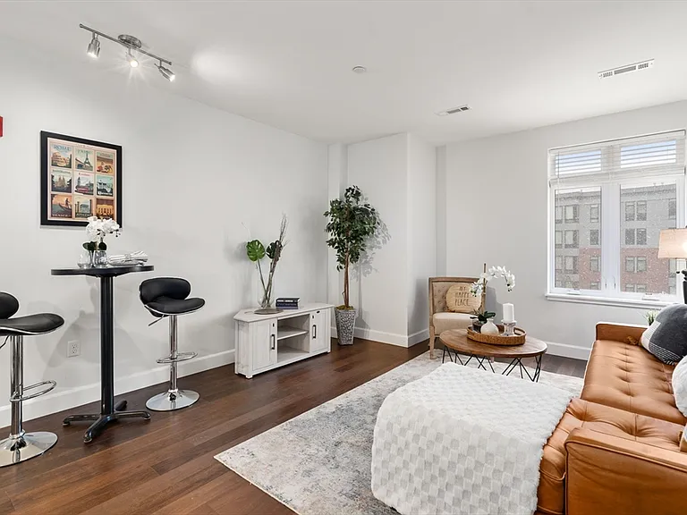 1501 Commonwealth Ave #304 — Photo 7