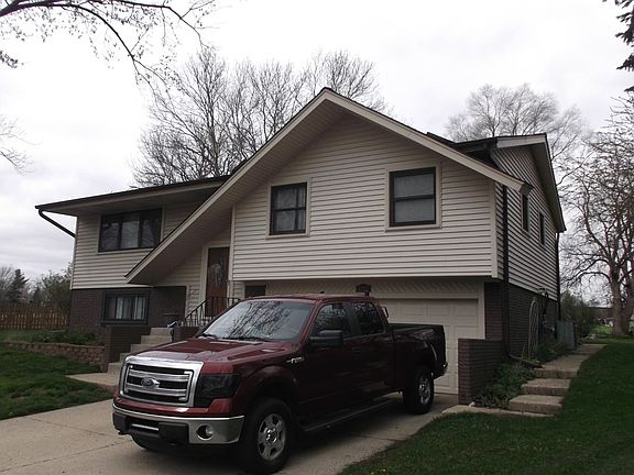 2nd image of 1712 Vassar Ct