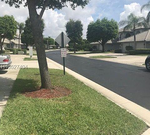 3rd image of 11682 Briarwood Cir APT 1
