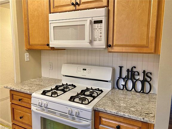 3rd image of 3251 W 153rd St
