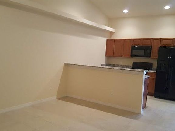 4th image of 109 SE 23rd Pl