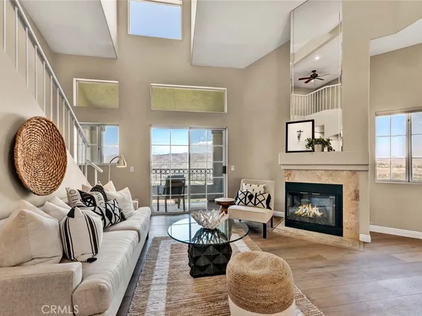 7833 E Viewrim Dr, Anaheim, CA 92808