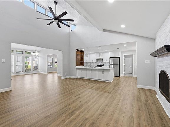 5th image of 4725 Bolivar St