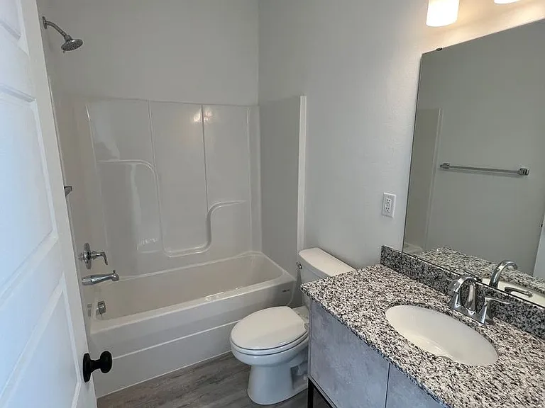 1071 Ventnor Ave — Photo 8