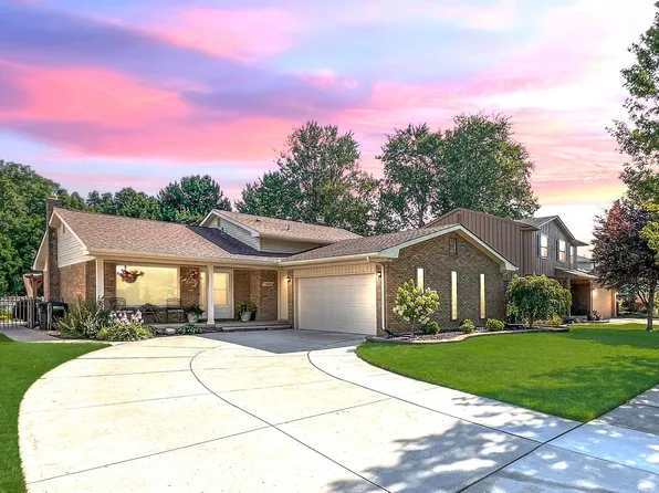 14256 Balmoral St, Riverview, MI 48193