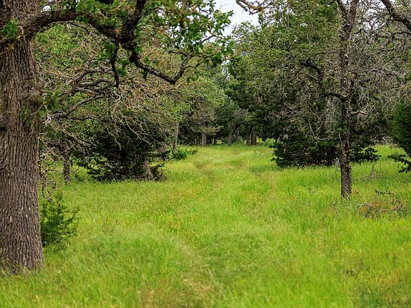 3rd image of 1820 Pressler Henke Rd