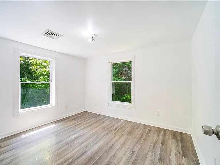 629 South Rd — Photo 24