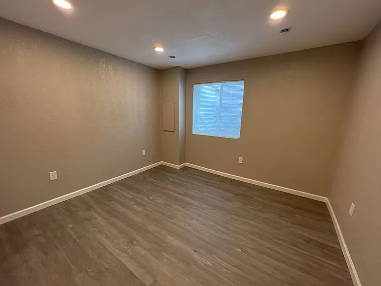4524 Thompson Ct #B — Photo 10