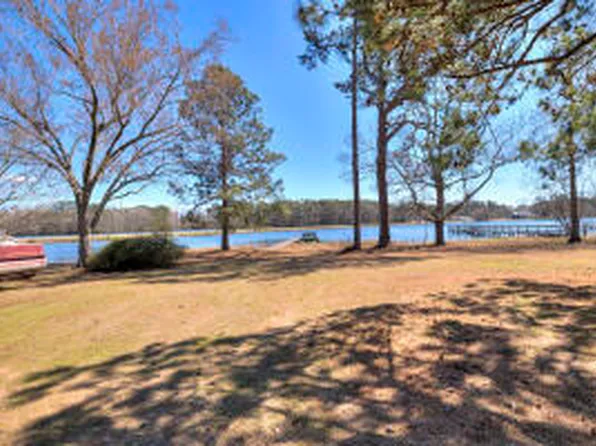 2222 Lake Shore Dr, Manning, SC 29102