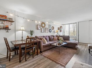 604 S Washington Sq #36-1006, Philadelphia, PA 19106