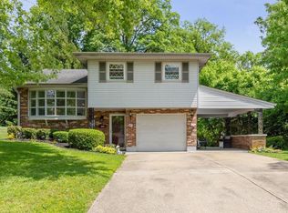 350 Woodside Dr, Batavia, OH 45103